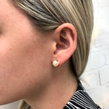18K Gold Layered Oro Laminado Pearl in Gold Lines Stud Earrings 21.0055/92