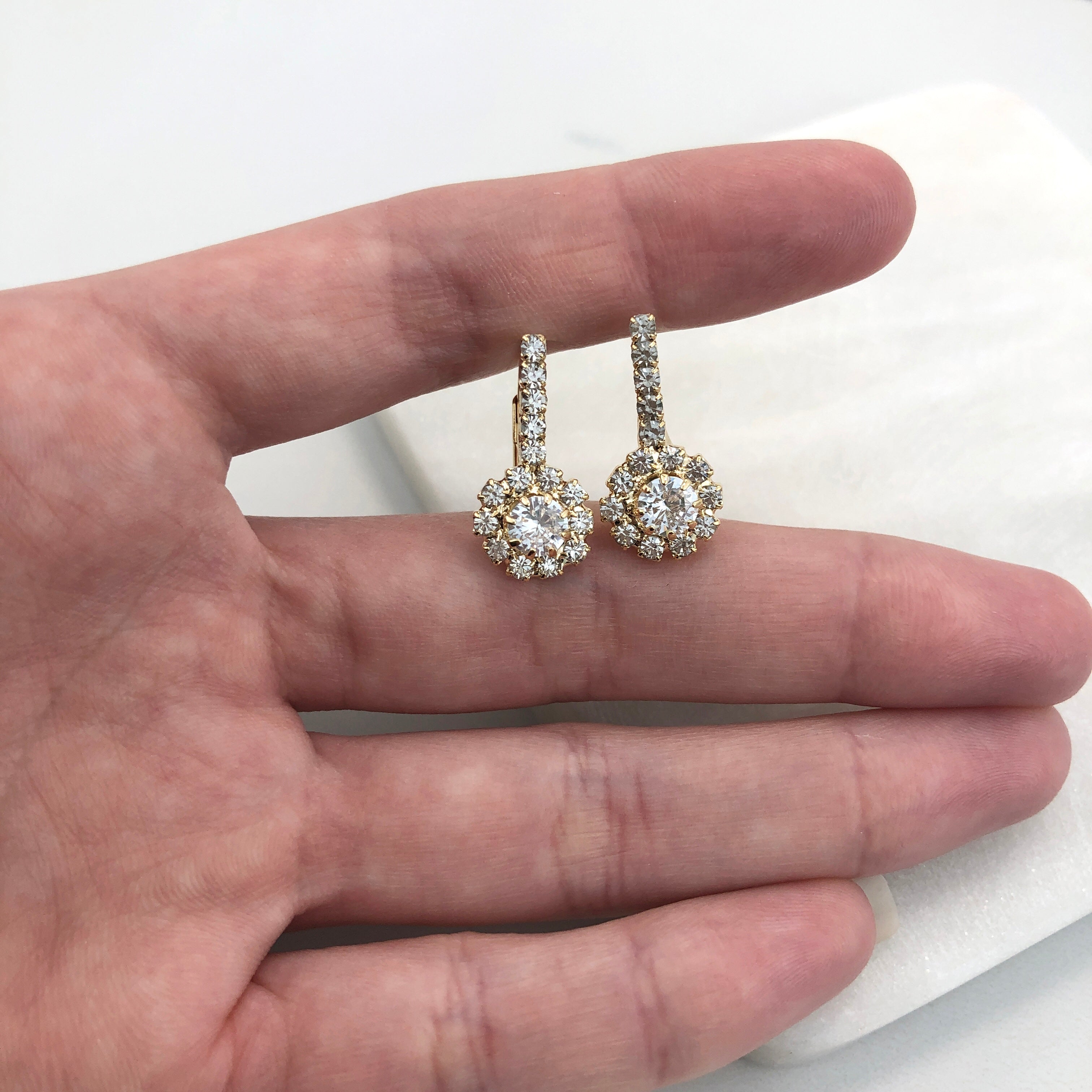 18K Gold Layered Oro Laminado Clear Cubic Zirconia Flower Design Leverback Earrings 21.0109/1