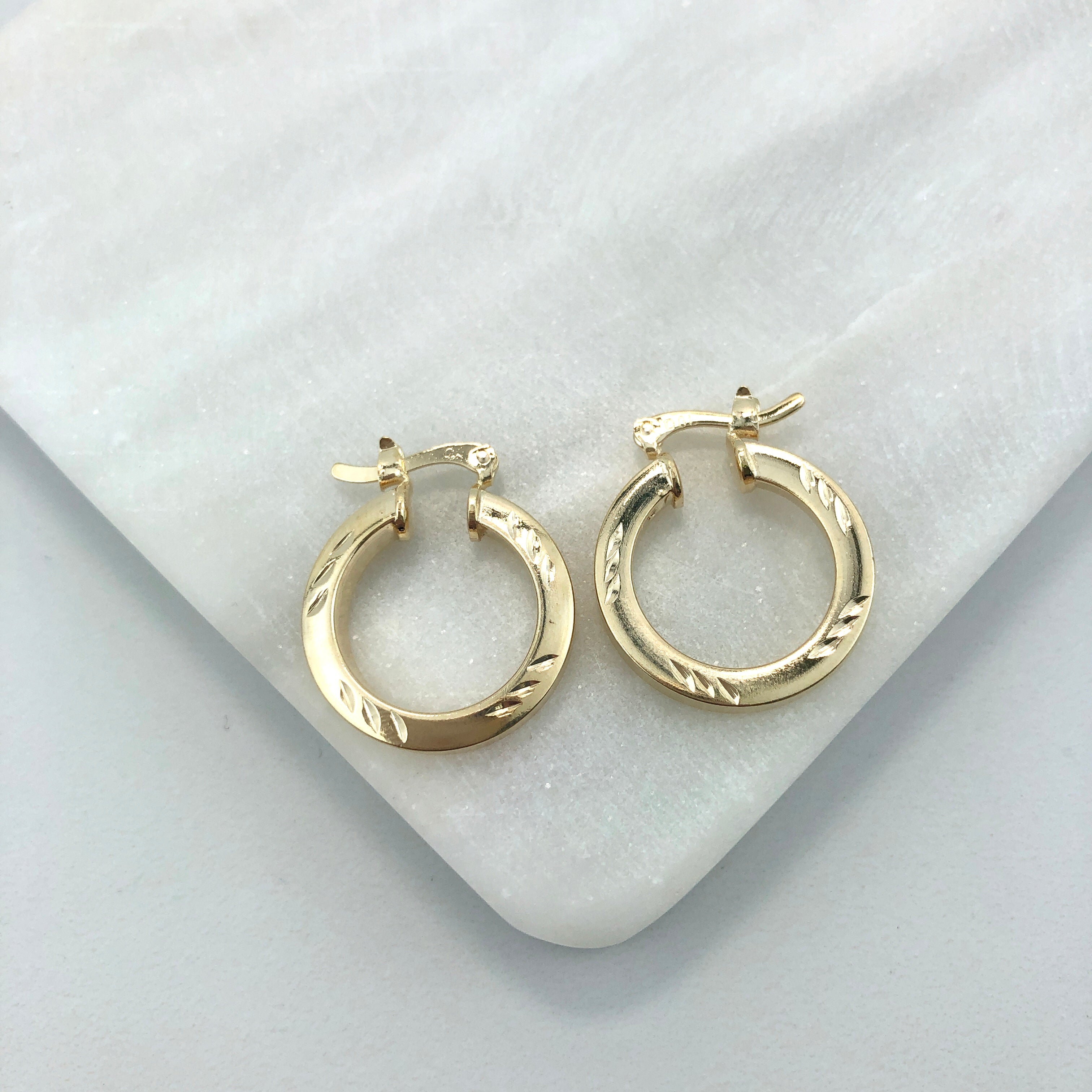 18K Gold Layered Oro Laminado 20 mm Diamond Cutting Finish Cuboid Hoops Wholesale 21.0210