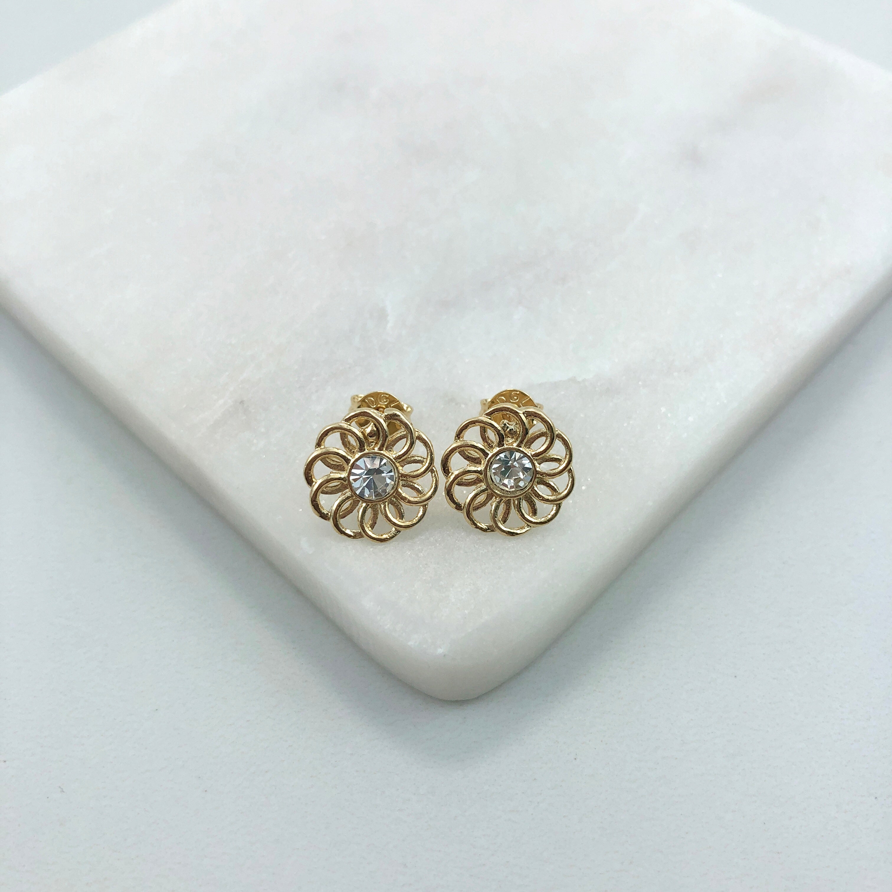 18K Gold Layered Oro Laminado Clear Rhinestone In Cut Out Flower Design Push Back Earrings 21.0572/1