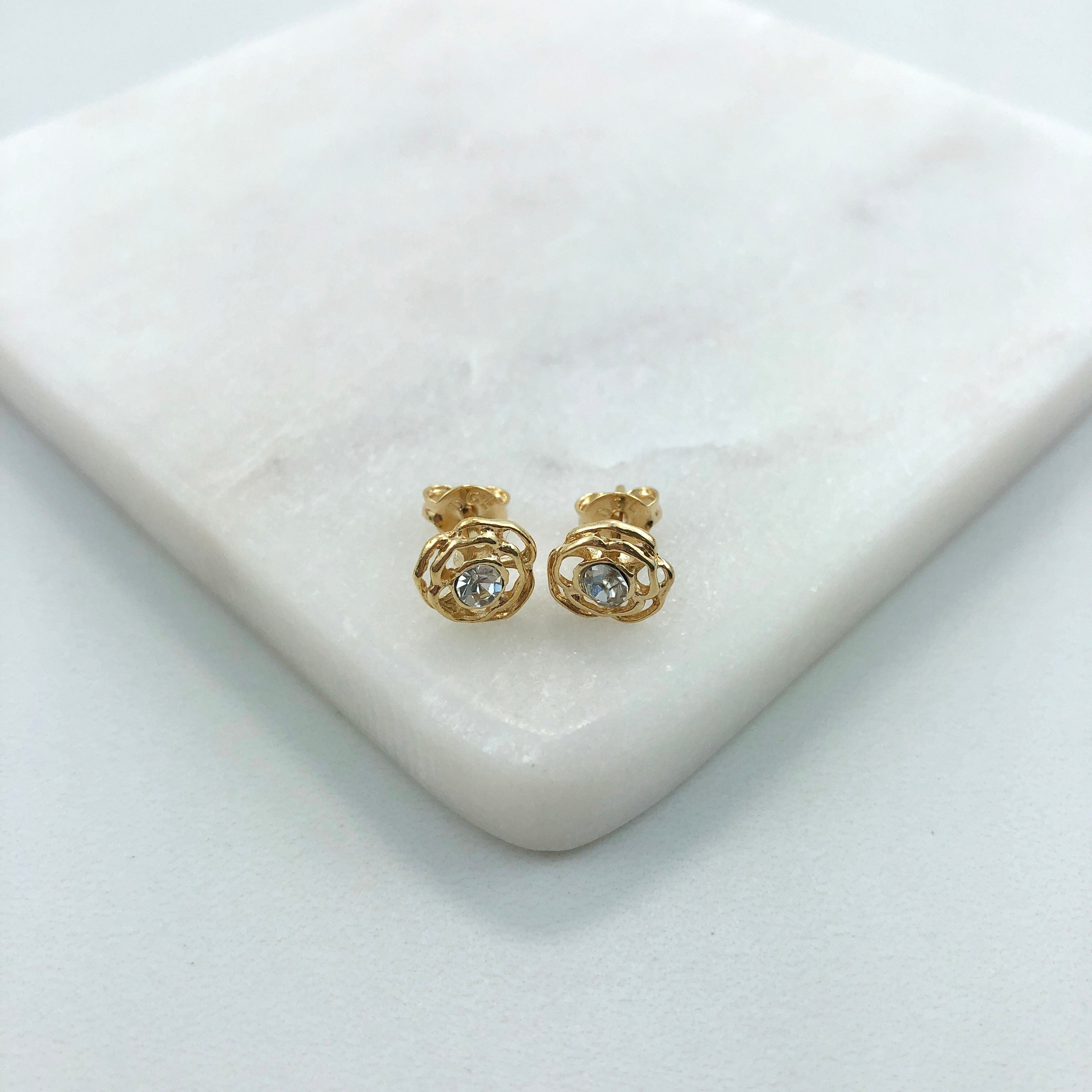 18K Gold Layered Oro Laminado Clear Rhinestone In Cut Out Flower Design Push Back Earrings 21.0574/1
