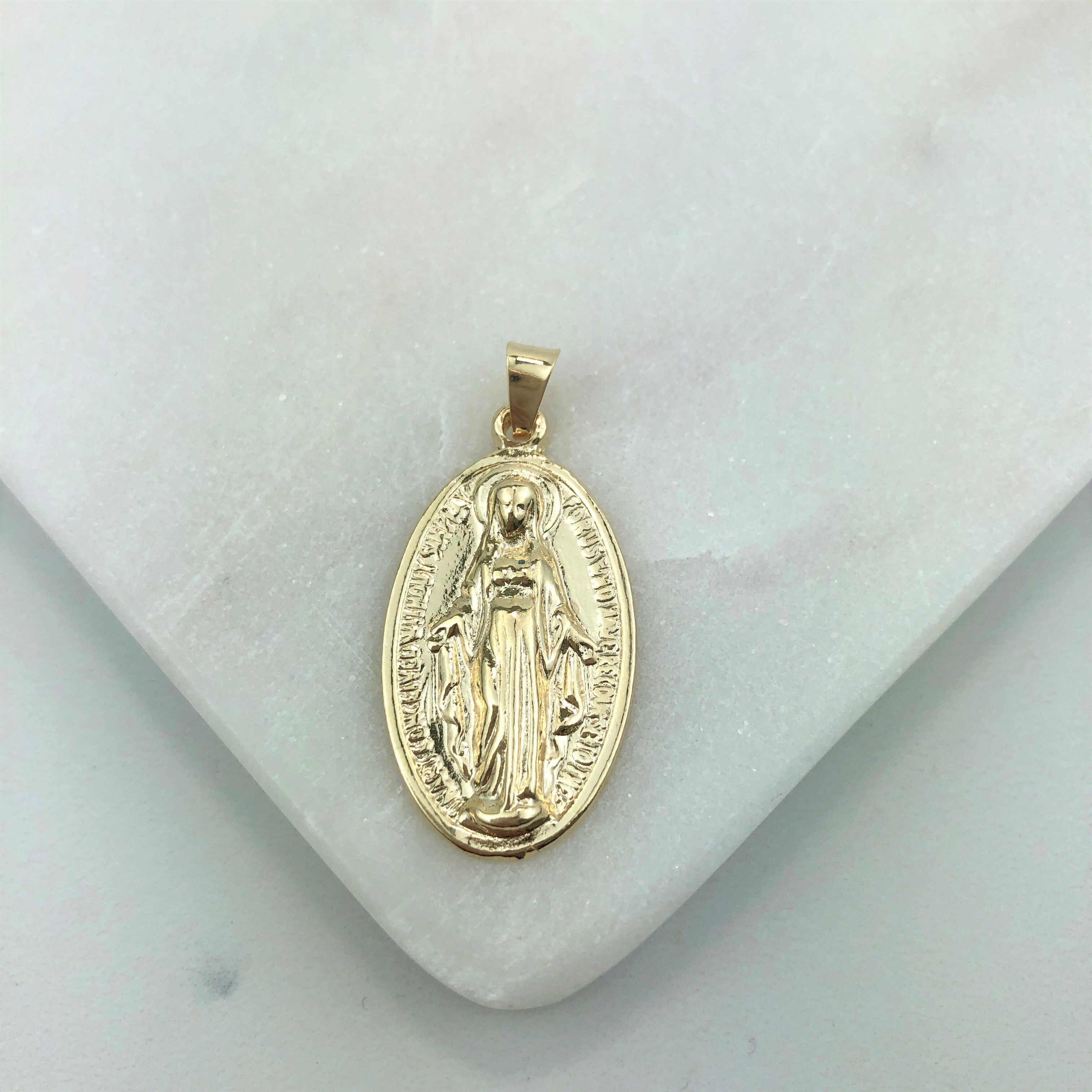 18K Gold Layered Oro Laminado Our Lady of the Miracles, Virgen de los Milagros Oval Medal Religious Pendant 31.0010