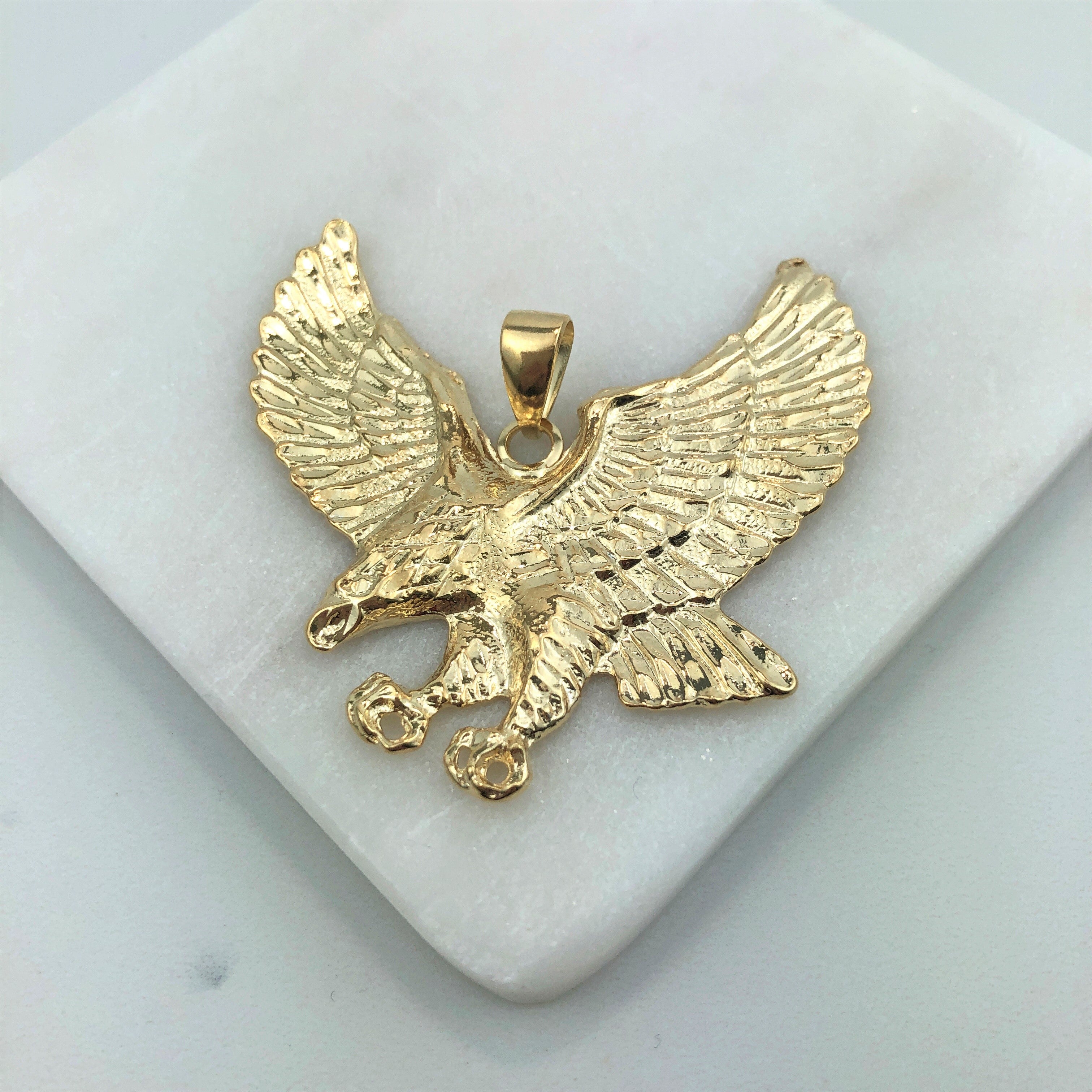 18K Gold Layered Oro Laminado American Eagle Texturized Design Pendant 31.0015