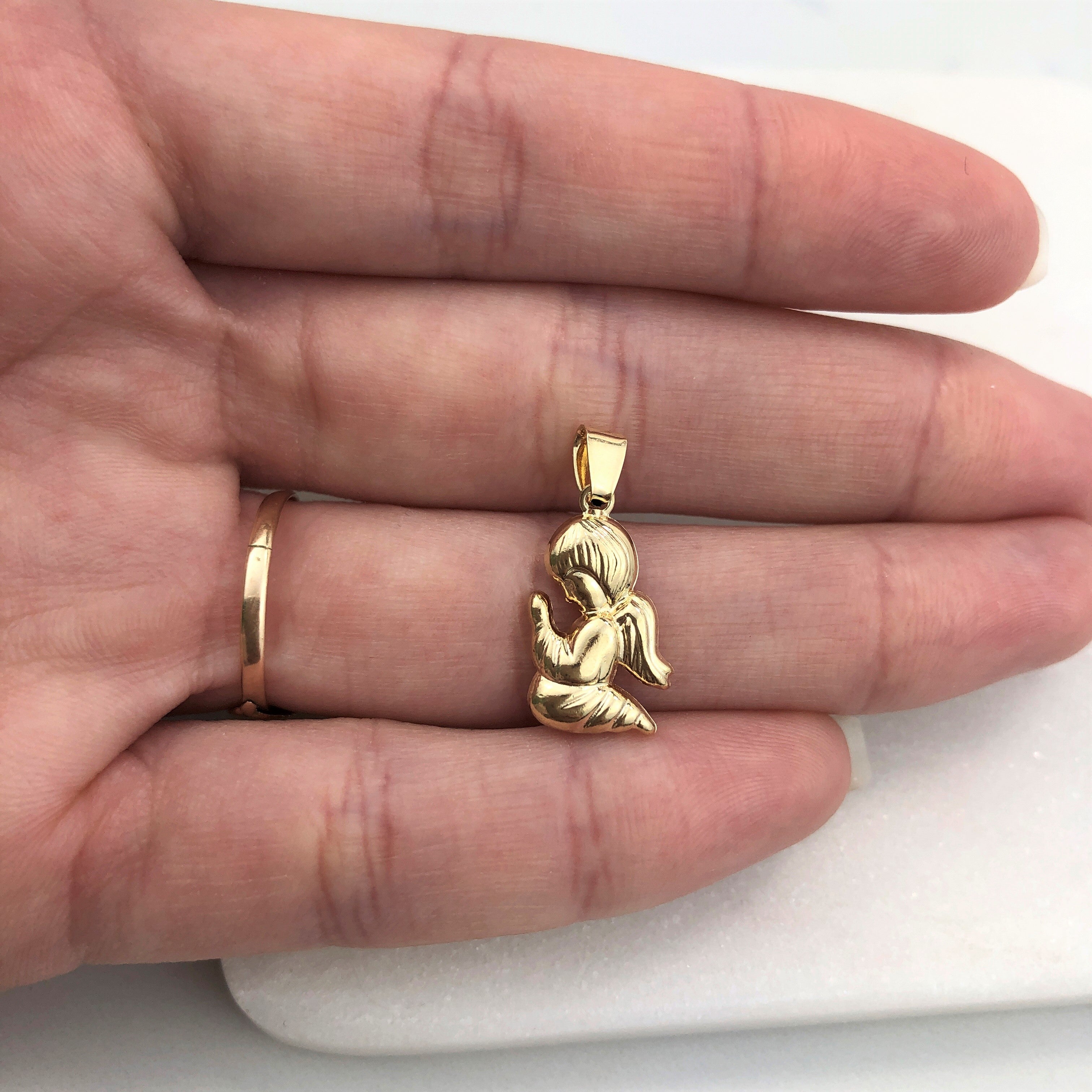 18K Gold Layered Oro Laminado Guardian Angel Pendant 31.0070